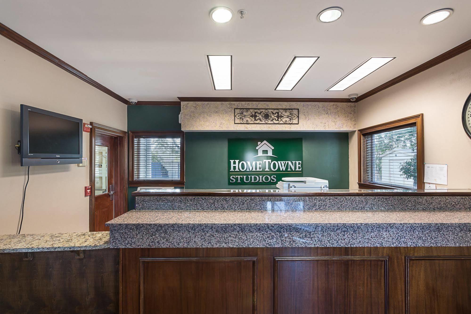 Hometowne Studios By Red Roof Orlando - Casselberry Exteriör bild